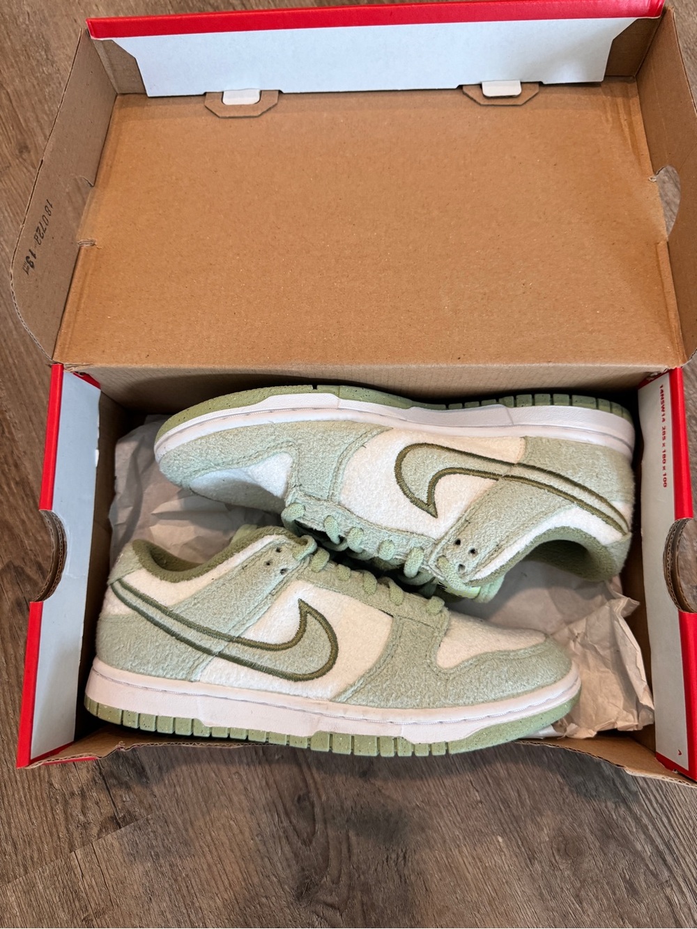 Deadstock Nike Dunk Low SE Honeydew 6W/5.5M